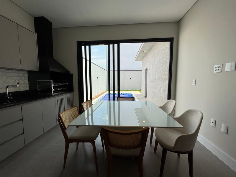 Casa Térrea Mobiliada à Venda no Residencial Santorine, Paulínia-SP Rua Sebastião Cardoso Paulínia - 