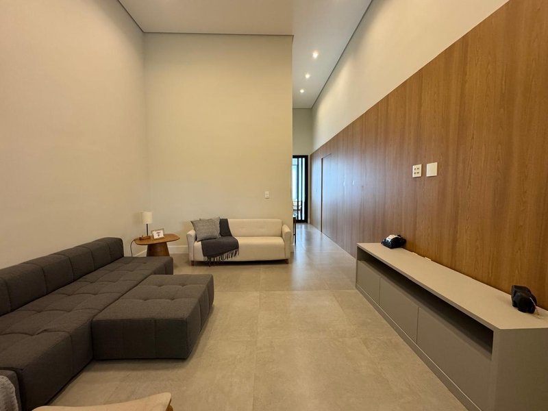 Casa Térrea Mobiliada à Venda no Residencial Santorine, Paulínia-SP Rua Sebastião Cardoso Paulínia - 