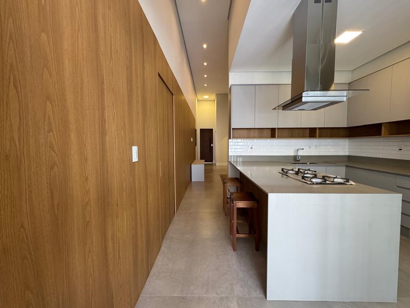 Casa Térrea Mobiliada à Venda no Residencial Santorine, Paulínia-SP Rua Sebastião Cardoso Paulínia - 