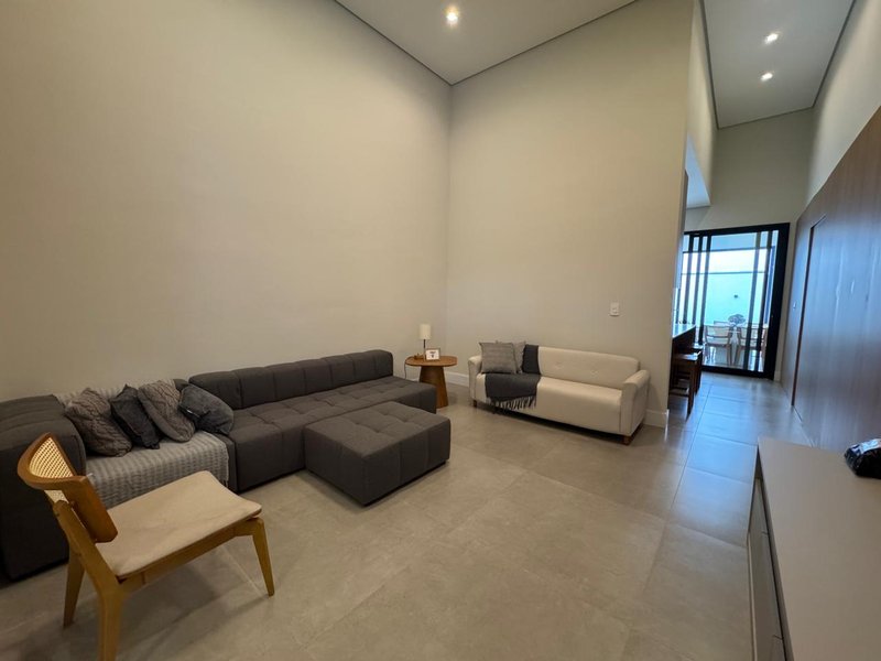 Casa Térrea Mobiliada à Venda no Residencial Santorine, Paulínia-SP Rua Sebastião Cardoso Paulínia - 