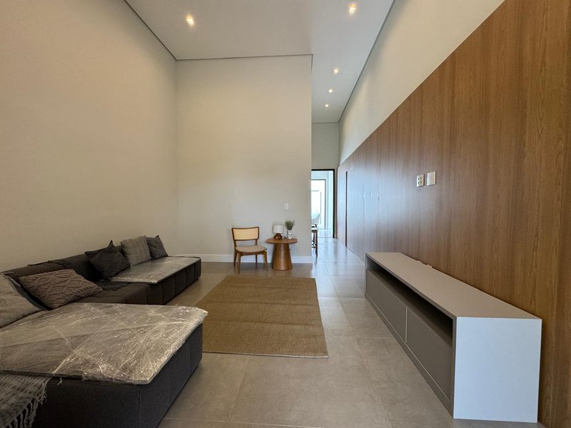 Casa Térrea Mobiliada à Venda no Residencial Santorine, Paulínia-SP Rua Sebastião Cardoso Paulínia - 
