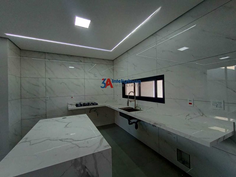CASA COND. RESERVA IPANEMA – SOROCABA Avenida Presidente Itamar Franco Sorocaba - 