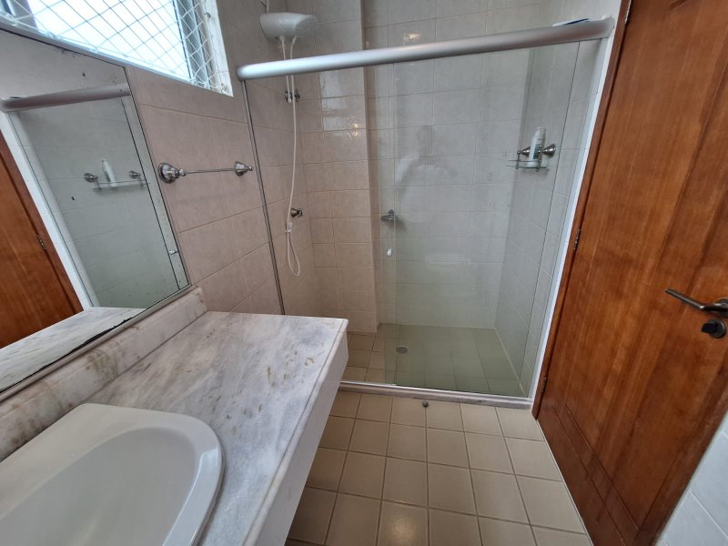 APARTAMENTO 3 QUARTOS 2 SUÍTES NASCENTE DEPENDÊNCIA GARAGEM ELEVADOR PORTARIA 24h NA BARRA Rua Oscar Carrascosa Salvador - 