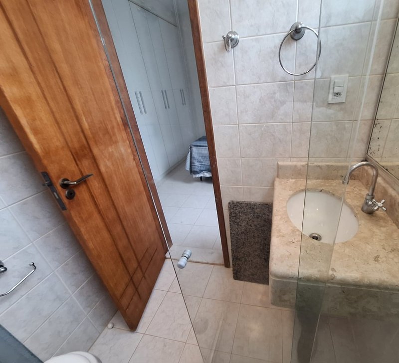 APARTAMENTO 3 QUARTOS 2 SUÍTES NASCENTE DEPENDÊNCIA GARAGEM ELEVADOR PORTARIA 24h NA BARRA Rua Oscar Carrascosa Salvador - 
