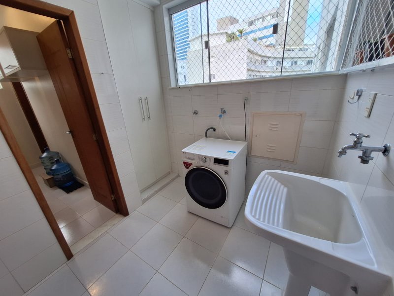 APARTAMENTO 3 QUARTOS 2 SUÍTES NASCENTE DEPENDÊNCIA GARAGEM ELEVADOR PORTARIA 24h NA BARRA Rua Oscar Carrascosa Salvador - 