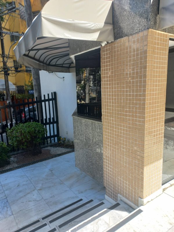 APARTAMENTO 3 QUARTOS 2 SUÍTES NASCENTE DEPENDÊNCIA GARAGEM ELEVADOR PORTARIA 24h NA BARRA Rua Oscar Carrascosa Salvador - 