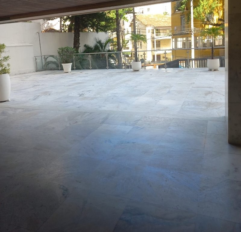 APARTAMENTO 3 QUARTOS 2 SUÍTES NASCENTE DEPENDÊNCIA GARAGEM ELEVADOR PORTARIA 24h NA BARRA Rua Oscar Carrascosa Salvador - 