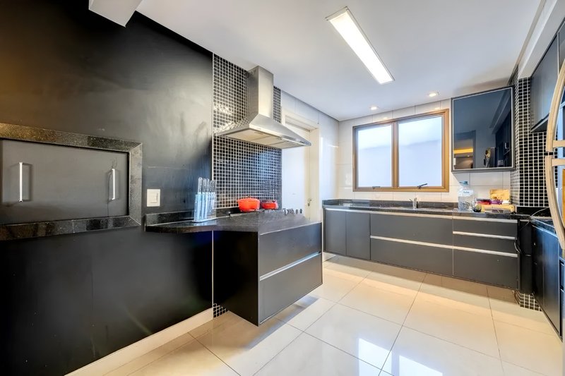 R$ 1.790.000 - MAGNÍFICO GARDEN - 181M2 - 3 DORM - INFRA - 2 VAGAS Avenida Mariland Porto Alegre - 