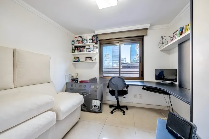 R$ 1.790.000 - MAGNÍFICO GARDEN - 181M2 - 3 DORM - INFRA - 2 VAGAS Avenida Mariland Porto Alegre - 