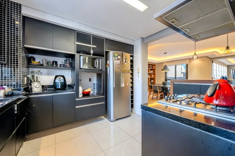 R$ 1.790.000 - MAGNÍFICO GARDEN - 181M2 - 3 DORM - INFRA - 2 VAGAS Avenida Mariland Porto Alegre - 