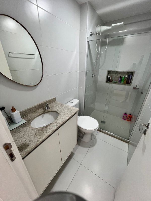 APARTAMENTO NASCENTE TOTAL 2 QUARTOS SUÍTE VARANDA 2 GARAGENS À VENDA EM BROTAS! Rua Parambu Salvador - 