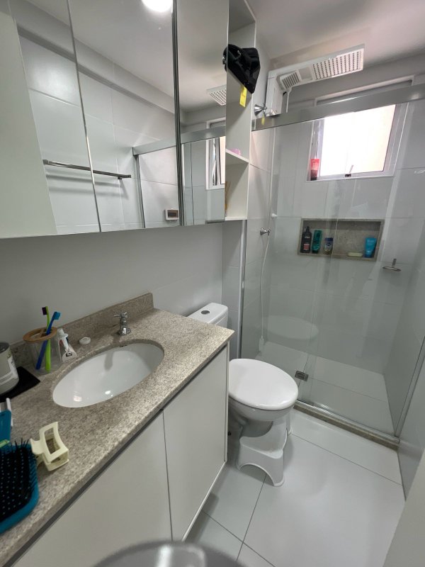 APARTAMENTO NASCENTE TOTAL 2 QUARTOS SUÍTE VARANDA 2 GARAGENS À VENDA EM BROTAS! Rua Parambu Salvador - 