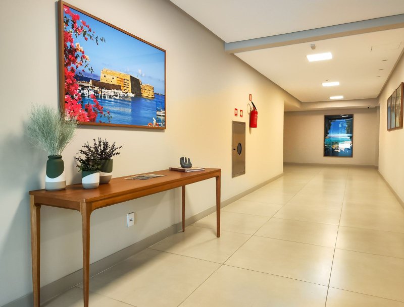 APARTAMENTO NASCENTE TOTAL 2 QUARTOS SUÍTE VARANDA 2 GARAGENS À VENDA EM BROTAS! Rua Parambu Salvador - 