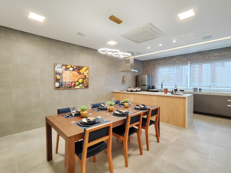 APARTAMENTO NASCENTE TOTAL 2 QUARTOS SUÍTE VARANDA 2 GARAGENS À VENDA EM BROTAS! Rua Parambu Salvador - 