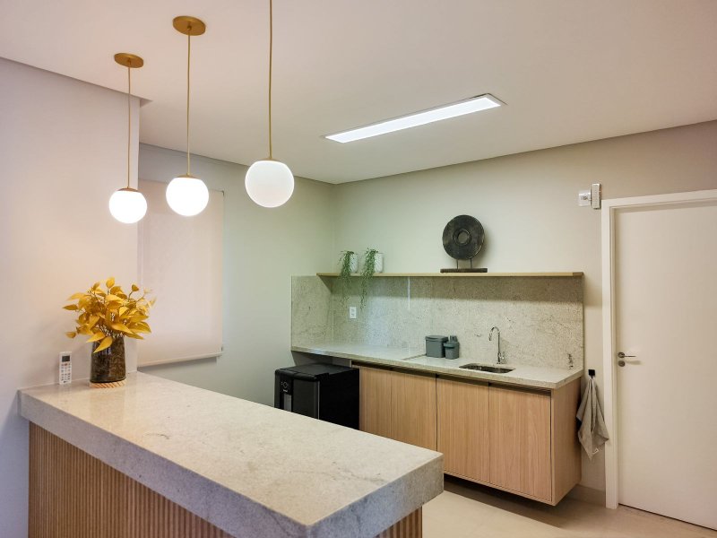 APARTAMENTO NASCENTE TOTAL 2 QUARTOS SUÍTE VARANDA 2 GARAGENS À VENDA EM BROTAS! Rua Parambu Salvador - 