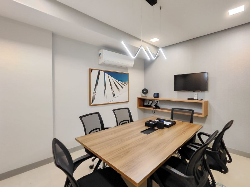 APARTAMENTO NASCENTE TOTAL 2 QUARTOS SUÍTE VARANDA 2 GARAGENS À VENDA EM BROTAS! Rua Parambu Salvador - 