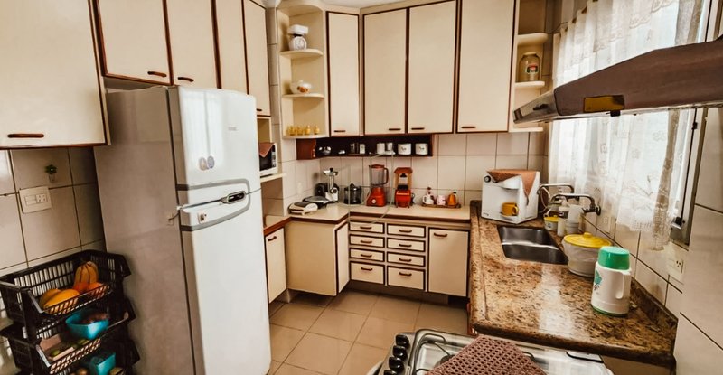 Apartamento com 3 Dormitórios no Edifício Viena Avenida Jorge Zarur São José dos Campos - 