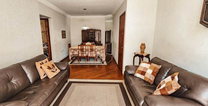 Apartamento com 3 Dormitórios no Edifício Viena Avenida Jorge Zarur São José dos Campos - 