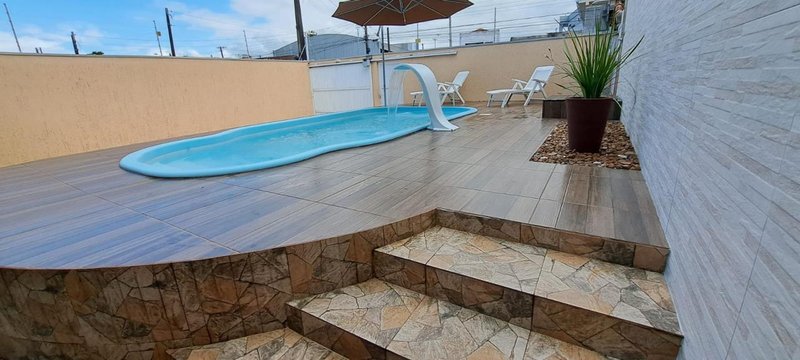 ✨ Belíssimo Sobrado no Jardim Aruan  Caraguatatuba - 