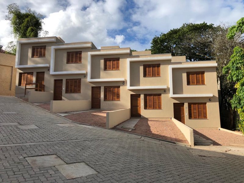 Teresópolis Porto Alegre RS. Casa Pronta Entrega em Condomínio Ilha de Capri 1 suíte 121m² Octávio de Souza Porto Alegre - 