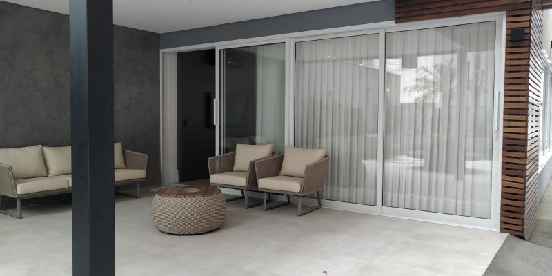 Apartamento 3 Quartos sendo 1 Su&iacute;te de 113m&sup2; privativos, 1 vaga,  decorado e Mobiliado Rua Presidente Coutinho Florianópolis - 