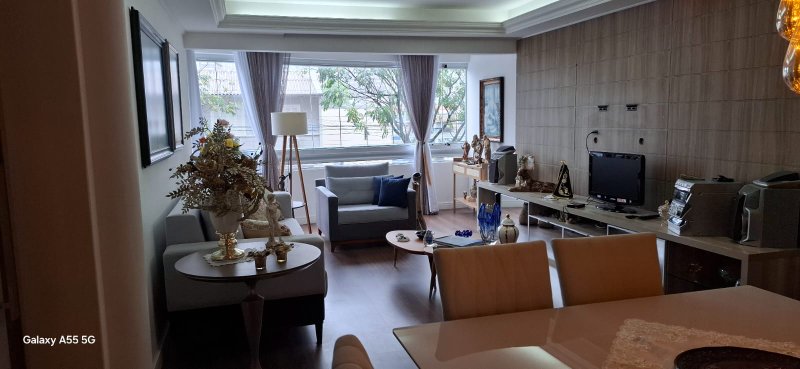 Apartamento 3 Quartos sendo 1 Su&iacute;te de 113m&sup2; privativos, 1 vaga,  decorado e Mobiliado Rua Presidente Coutinho Florianópolis - 