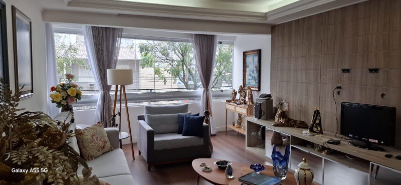 Apartamento 3 Quartos sendo 1 Su&iacute;te de 113m&sup2; privativos, 1 vaga,  decorado e Mobiliado Rua Presidente Coutinho Florianópolis - 