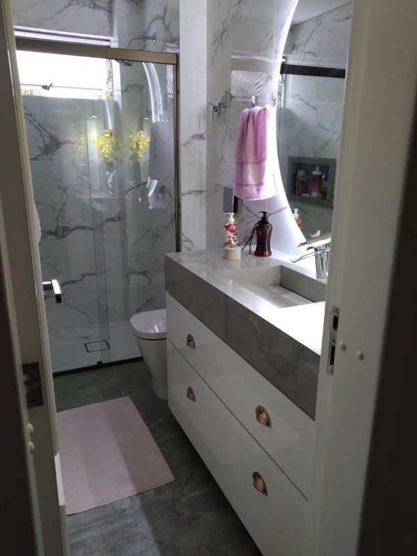 Apartamento 3 Quartos sendo 1 Su&iacute;te de 113m&sup2; privativos, 1 vaga,  decorado e Mobiliado Rua Presidente Coutinho Florianópolis - 