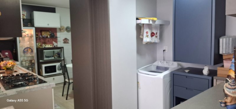 Apartamento 3 Quartos sendo 1 Su&iacute;te de 113m&sup2; privativos, 1 vaga,  decorado e Mobiliado Rua Presidente Coutinho Florianópolis - 
