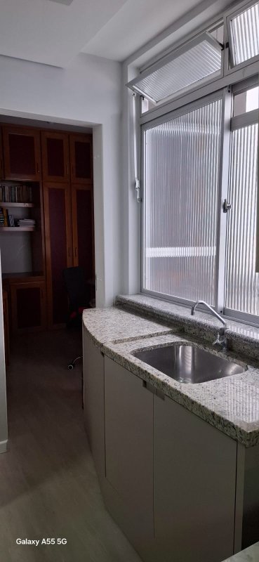 Apartamento 3 Quartos sendo 1 Su&iacute;te de 113m&sup2; privativos, 1 vaga,  decorado e Mobiliado Rua Presidente Coutinho Florianópolis - 