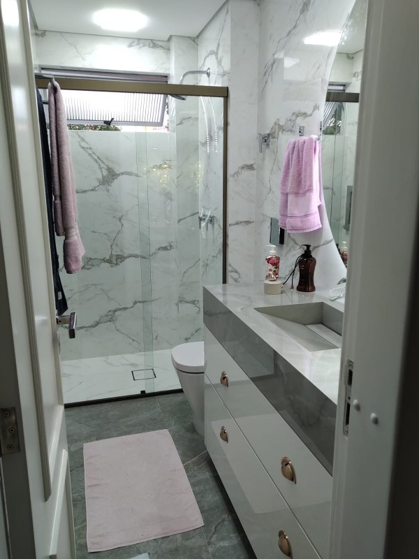 Apartamento 3 Quartos sendo 1 Su&iacute;te de 113m&sup2; privativos, 1 vaga,  decorado e Mobiliado Rua Presidente Coutinho Florianópolis - 