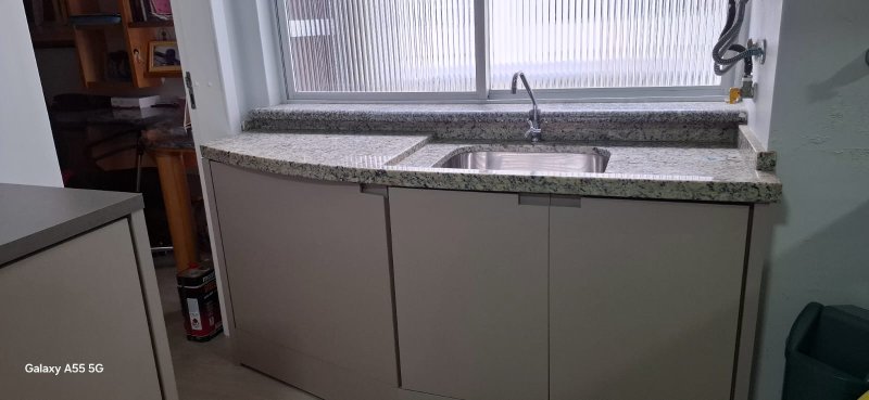 Apartamento 3 Quartos sendo 1 Su&iacute;te de 113m&sup2; privativos, 1 vaga,  decorado e Mobiliado Rua Presidente Coutinho Florianópolis - 