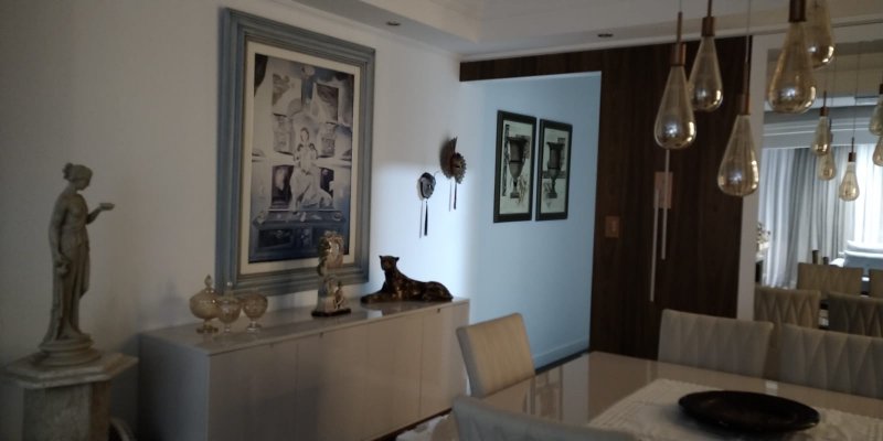 Apartamento 3 Quartos sendo 1 Su&iacute;te de 113m&sup2; privativos, 1 vaga,  decorado e Mobiliado Rua Presidente Coutinho Florianópolis - 