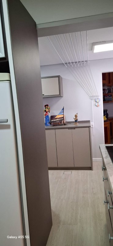 Apartamento 3 Quartos sendo 1 Su&iacute;te de 113m&sup2; privativos, 1 vaga,  decorado e Mobiliado Rua Presidente Coutinho Florianópolis - 