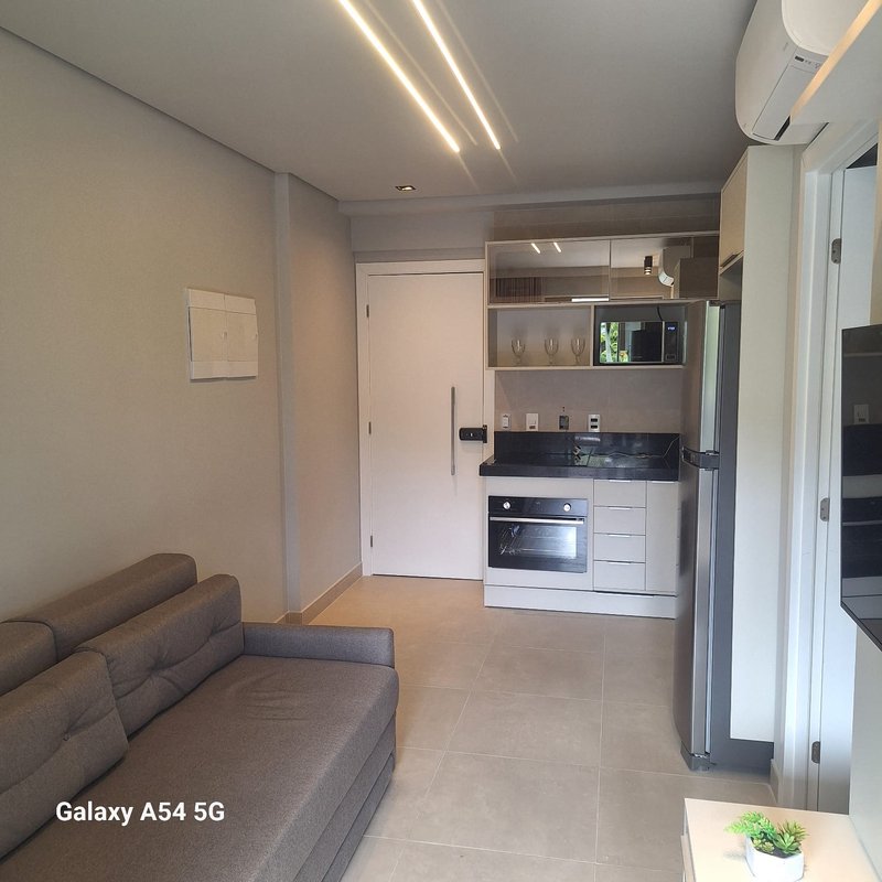APARTAMENTOS 1/4 SALA PARA LOCAÇÃO  EM ONDINA COM VISTA PRO CARNAVA COM ROOFTOP!! Avenida Oceânica Salvador - 