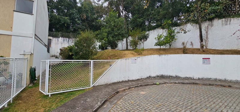 Sobrado com 4 Dormitórios no Residencial Caminho do Mar  Mogi das Cruzes - 