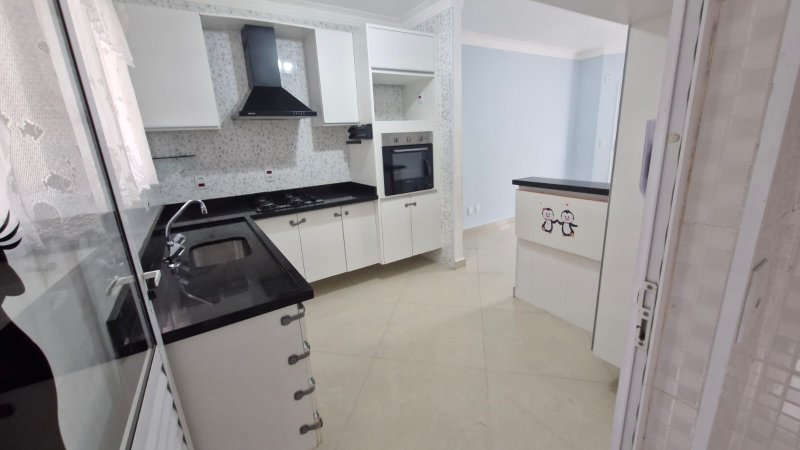 Sobrado com 4 Dormitórios no Residencial Caminho do Mar  Mogi das Cruzes - 