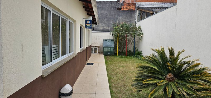 Sobrado com 4 Dormitórios no Residencial Caminho do Mar  Mogi das Cruzes - 