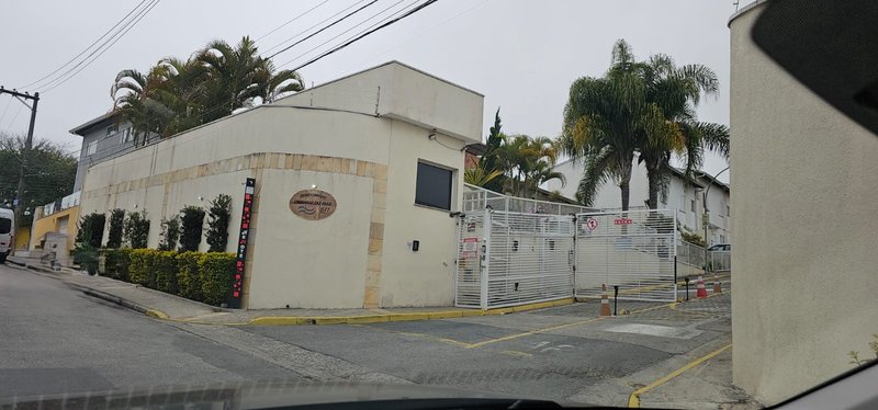 Sobrado com 4 Dormitórios no Residencial Caminho do Mar  Mogi das Cruzes - 