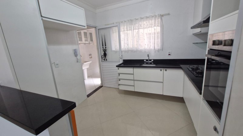 Sobrado com 4 Dormitórios no Residencial Caminho do Mar  Mogi das Cruzes - 