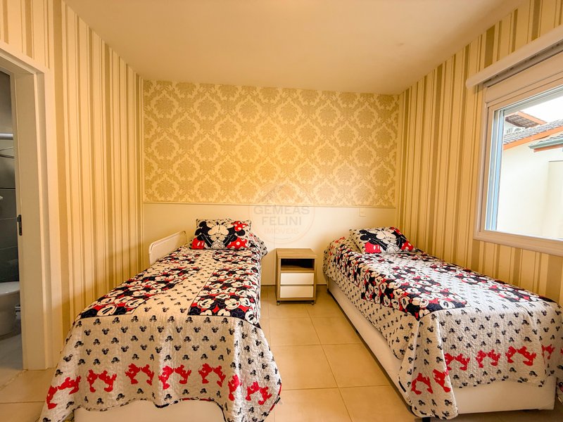 Casa em Condomínio na Praia de Juquehy - À VENDA  São Sebastião - 