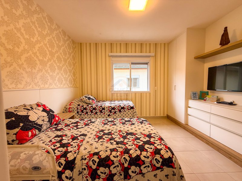 Casa em Condomínio na Praia de Juquehy - À VENDA  São Sebastião - 