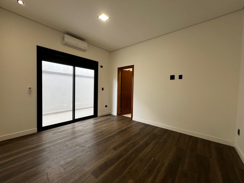 Casa Moderna com Área Gourmet e Piscina no Mosaico da Serra  Mogi das Cruzes - 