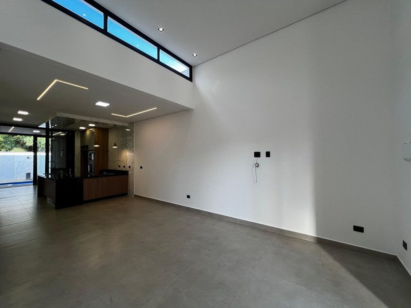 Casa Moderna com Área Gourmet e Piscina no Mosaico da Serra  Mogi das Cruzes - 