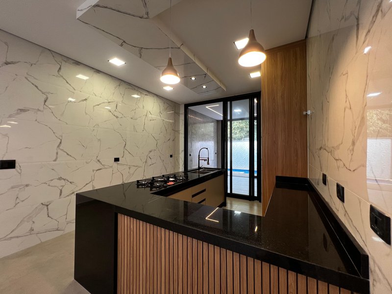 Casa Moderna com Área Gourmet e Piscina no Mosaico da Serra  Mogi das Cruzes - 