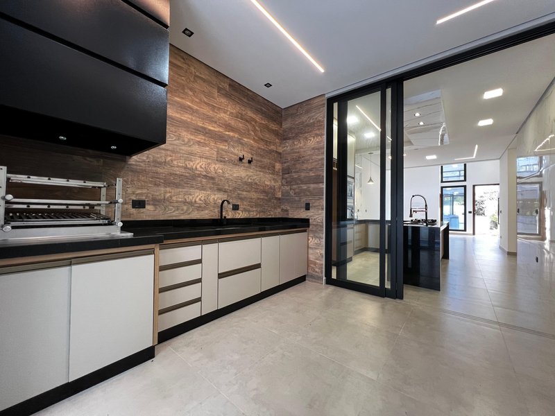 Casa Moderna com Área Gourmet e Piscina no Mosaico da Serra  Mogi das Cruzes - 
