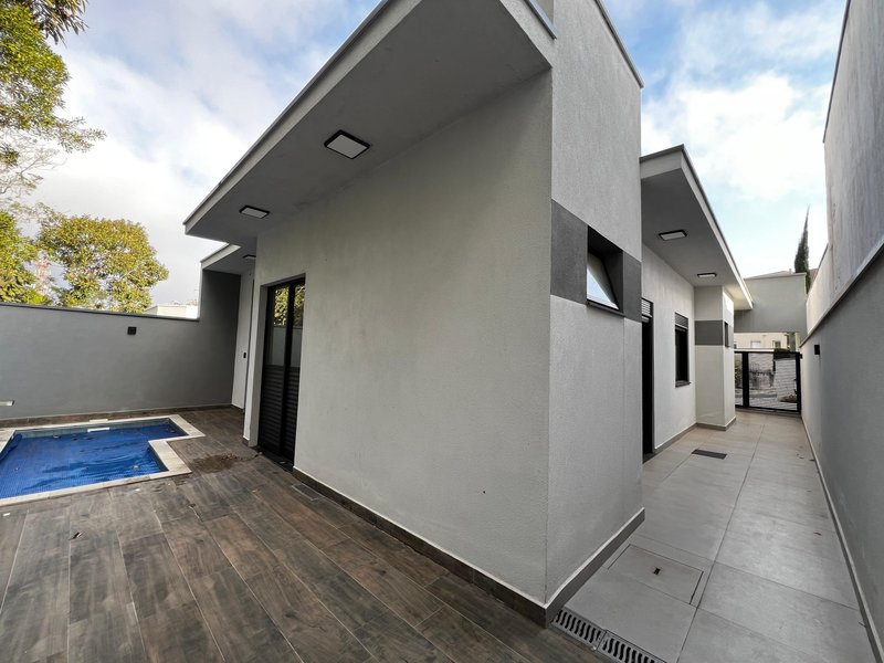 Casa Moderna com Área Gourmet e Piscina no Mosaico da Serra  Mogi das Cruzes - 