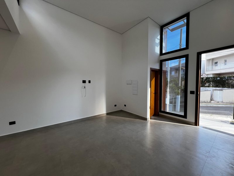 Casa Moderna com Área Gourmet e Piscina no Mosaico da Serra  Mogi das Cruzes - 