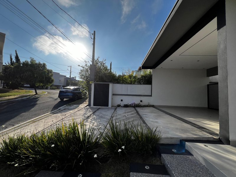 Casa Moderna com Área Gourmet e Piscina no Mosaico da Serra  Mogi das Cruzes - 