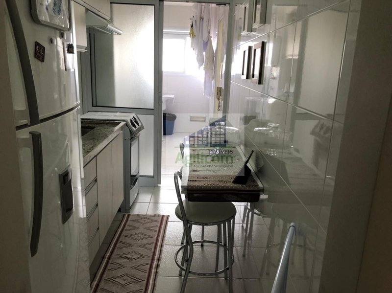 APARTAMENTO À VENDA EM BOSQUE DA SAÚDE COM 3 DORMITÓRIOS E 2 VAGAS DE GARAGEM Rua Pedrália São Paulo - 
